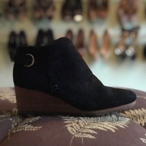 Dr Scholls Carlie stacked wedge foam tech booties
